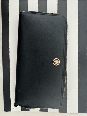 Tory Burch Black Leather Zip Wallet with Gold Logo